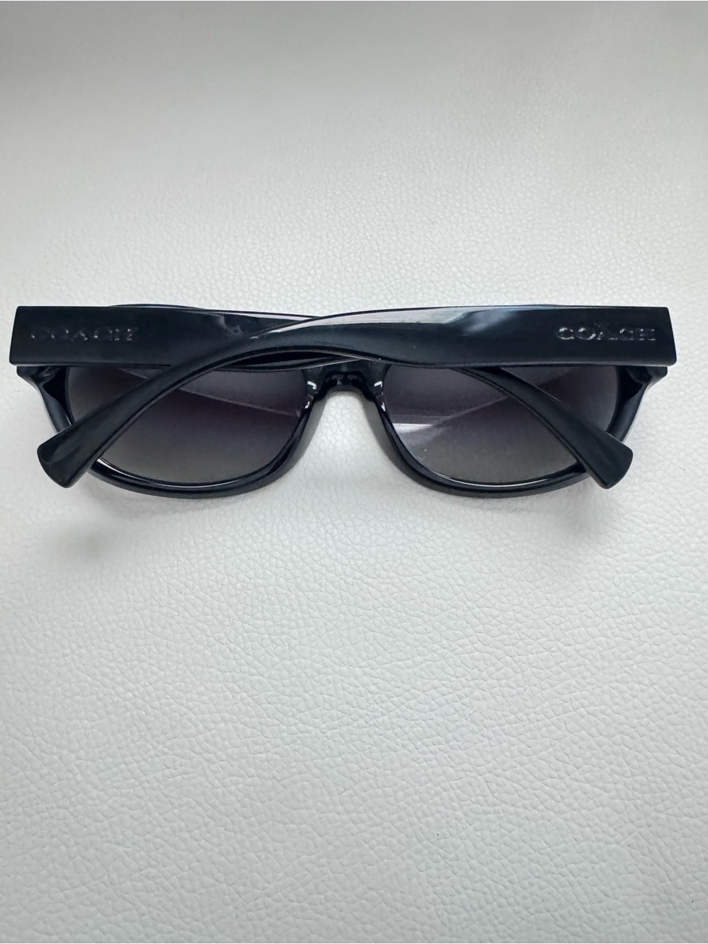 Coach Like New Gisele Sunglasses With Case for Women - Picture 5 of 12